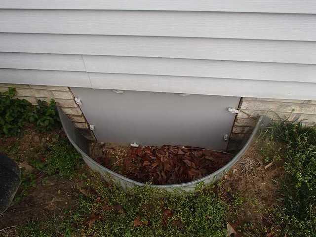 Everlast Crawl Space Door