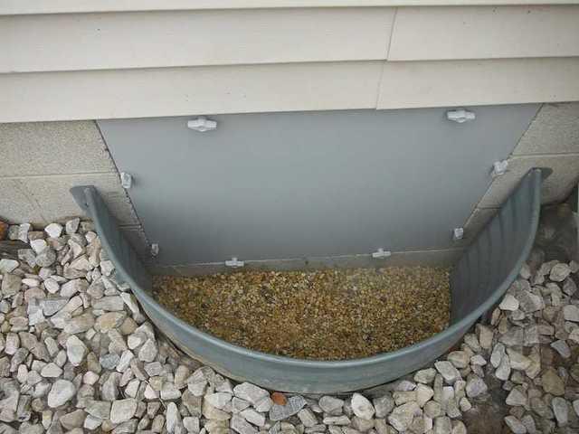 Everlast Crawl Space Door
