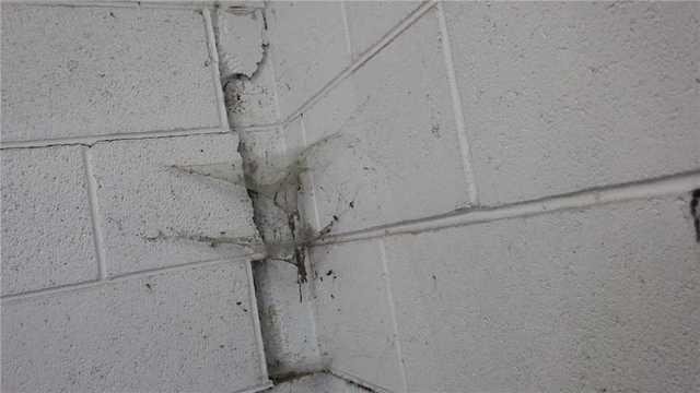 Cracked Blocks in Bowing Wall