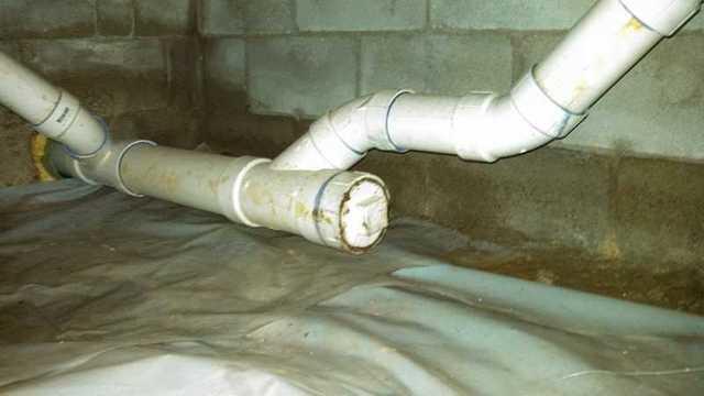 Leaky crawlspace walls in Rehoboth Beach