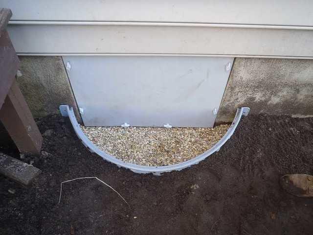Quality crawl space door