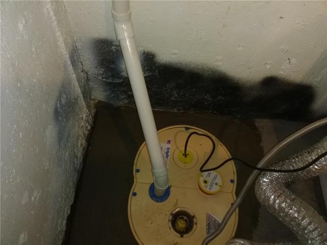 The SuperSump Sump Pump has an airtight lid that will keep moisture from coming back into the basement and it can pump 2,650 gallons of water per hour smoothly and quietly.