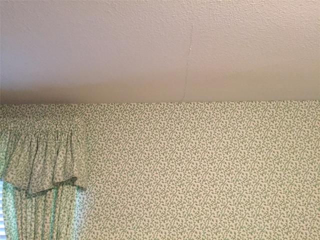 Cracks in Ceilings