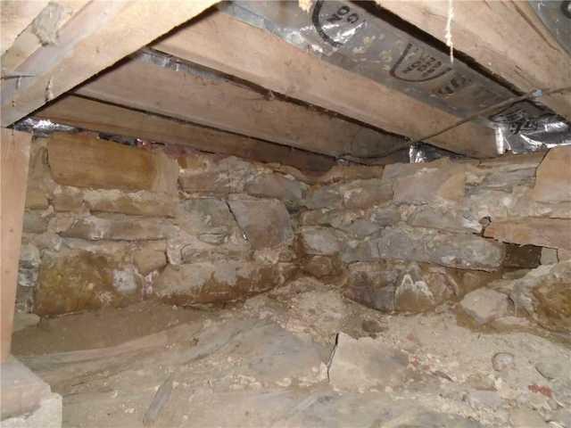 Dirt Crawlspace in Elk Mound, WI