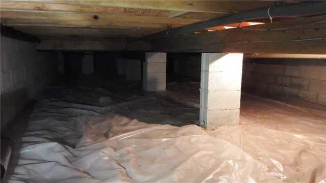 Wet Crawl Space in Mackinaw, MI