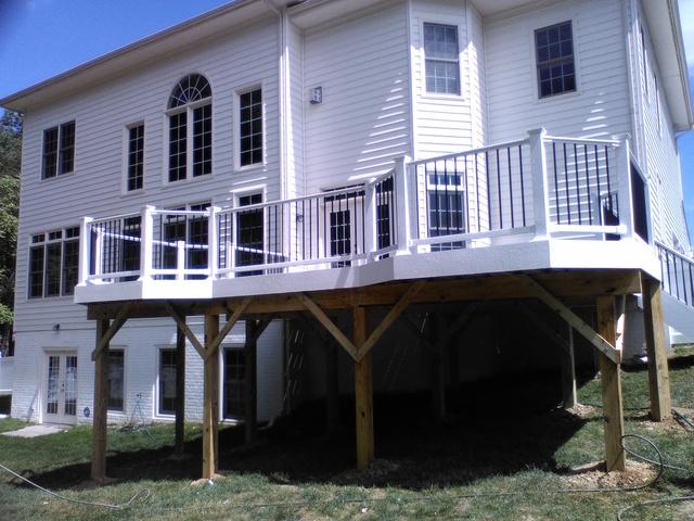 Deck Installation that went perfectly with this Virginia home.