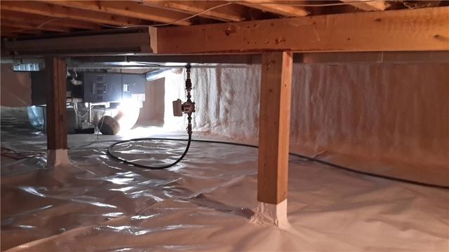 Our 2-lb closed-cell spray insulation is applied to the foundation walls to seal out any outside air leaks. Our installers are CUFCA Certified, so you can rest easy.