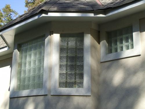 Outside view of Glass Block Pro's bathroom window installation in Richmond, Virginia.