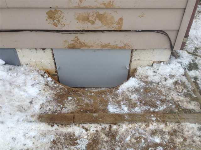 Everlast Crawl Space Door Keeps Water Outside