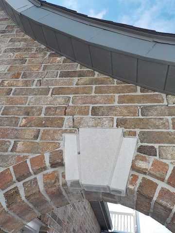 Cracks Extend In Both Directions