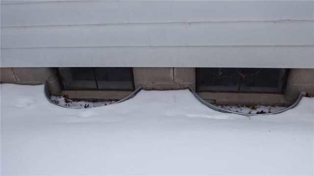 Visible Cracks Between Windows
