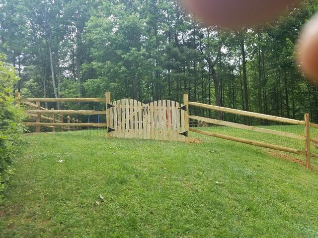 Double-wide gate in Fairfax Station, Va