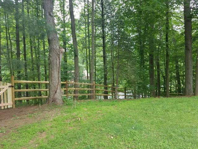 Side view of the fence installed in Fairfax Station, Virginia