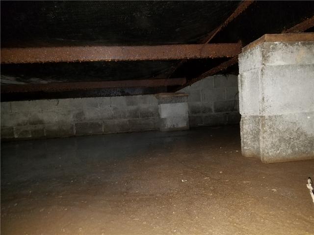 Water Causes Staining in Gross Crawl Space