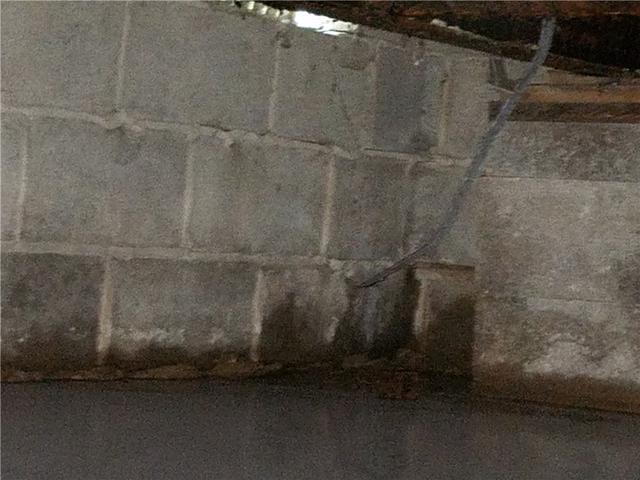 Vents Allow Moisture Into Crawl Space