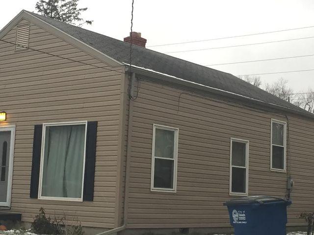 This new roof looks great and the dark color really complements the siding