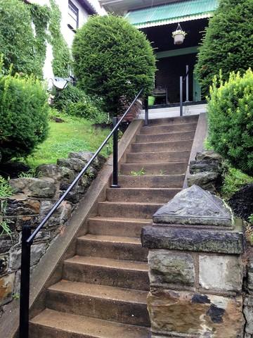 Our customer's new continuous handrail for their front staircase!