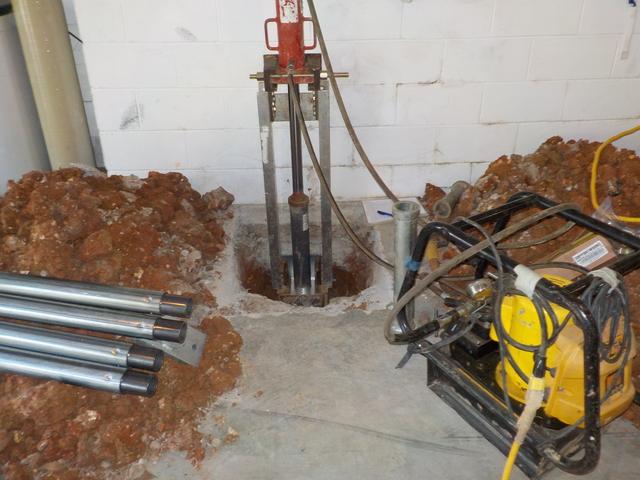 Hydraulic pumps