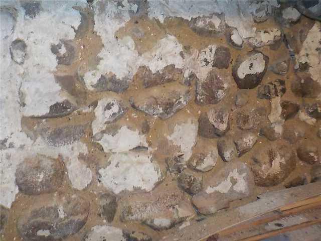 Field Stone Walls In Crawl Space