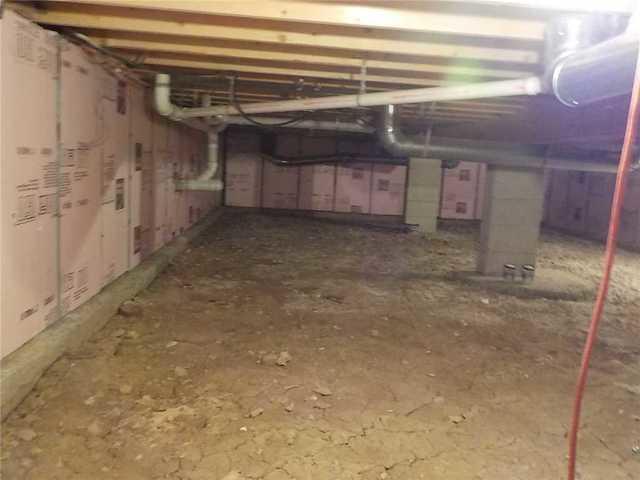 The crawl space didn't look too incredibly bad at first. There was no puddling or sitting moisture. That doesn't mean that problems didn't exist. A closer inspection proves this.