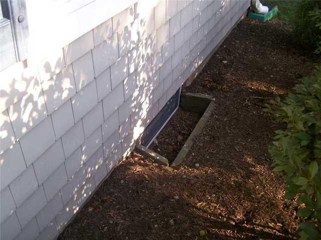 Basement Windows Before