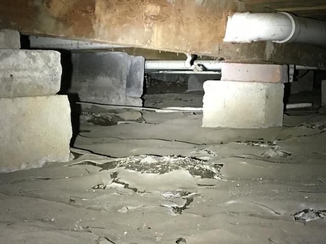 Low crawlspace in Lake Hiawatha