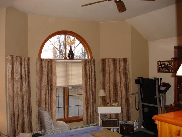 <p>This picture shows what the original color was of this bedroom.</p>