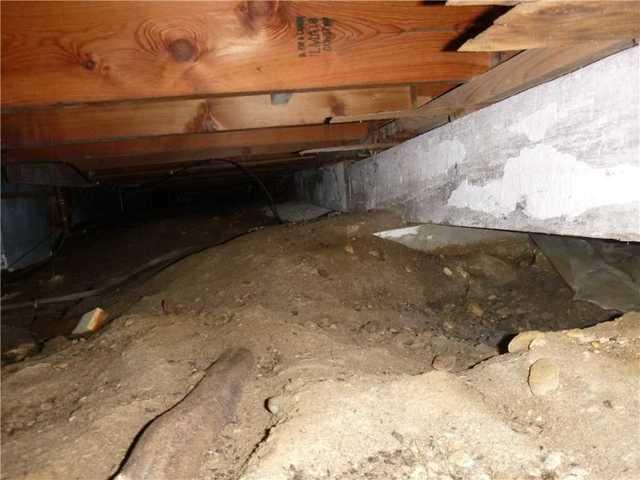 Dirt Crawl Spaces Allow Moisture In