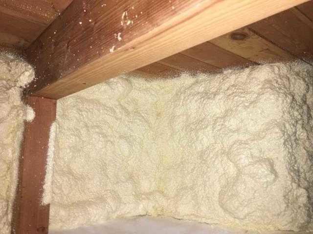 Spray Foam vs. Fiberglass Insulation