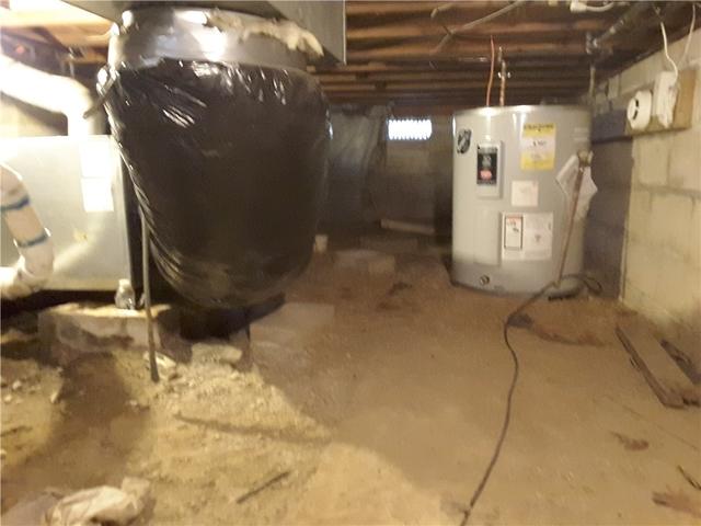 Crawl Space Before Installation