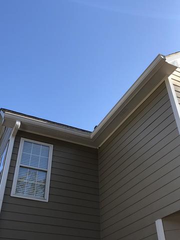 <p>This is the back corner before we installed the new vinyl soffit system.</p>