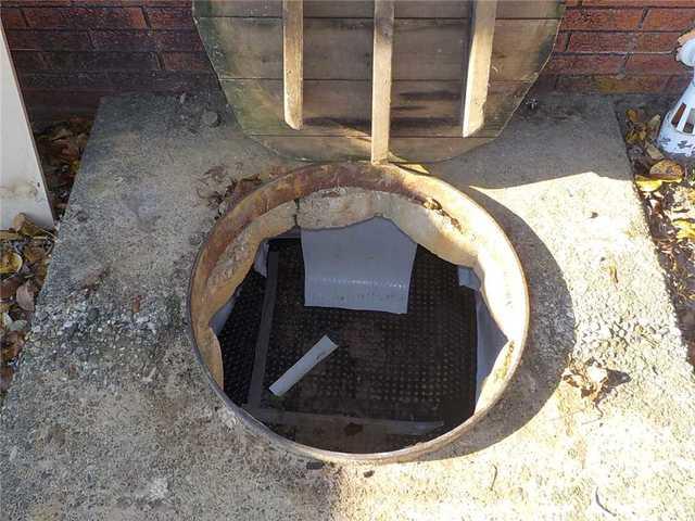 Crawl Space Entry Acts as Another Vent