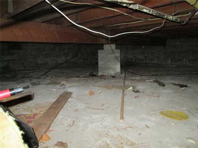 Dirt Crawlspace in East Islip