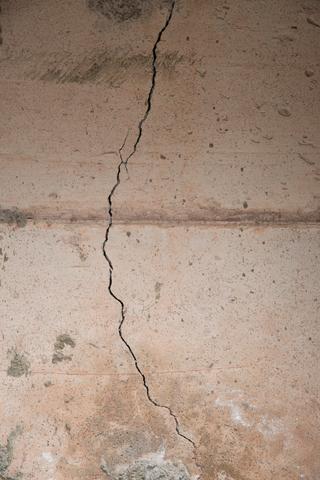 Wall Crack in Hamden, CT