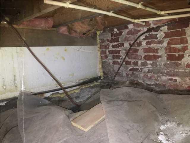 Dirty Crawl Space in Sadorus, Illinois