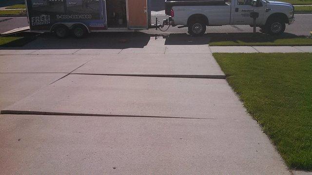 Driveway BEFORE PolyLevel