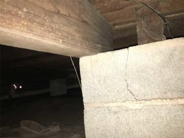 Cracking crawl space piers