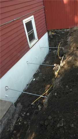 Cables Anchor Wall in Stable Soil