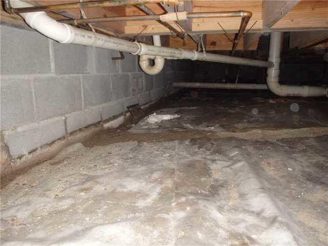 High moisture and humidity in a crawl space