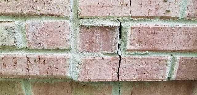 Crack in foundation wall