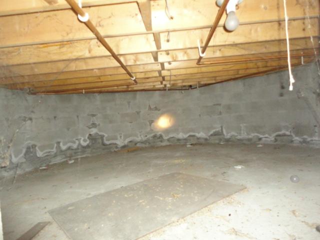 Pomfret Center, CT Wet Crawl Space