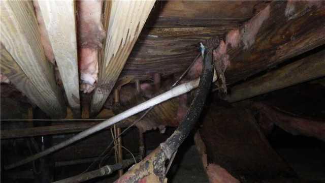 High humidity and moisture in a crawl space