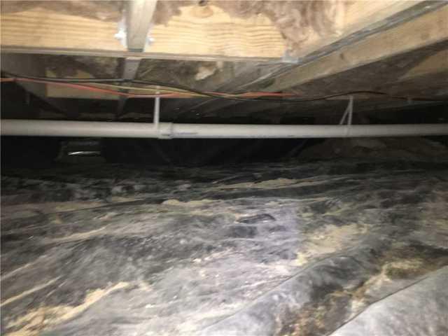 Moisture and high humidity in a crawl space