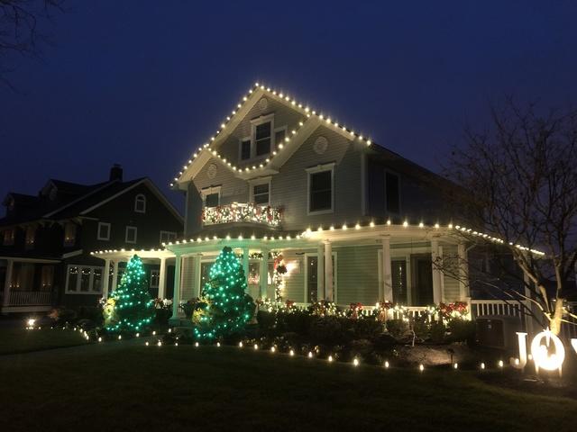 Add dimension to your home by adding side fascia roof lights and ground stakes.