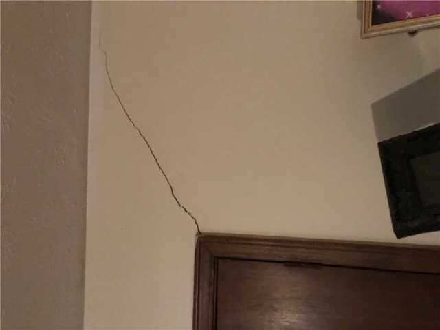 Beatrice noticed this crack in the drywall and knew something with her foundation wasn't right. She called Lowcountry Foundation Repair for help.