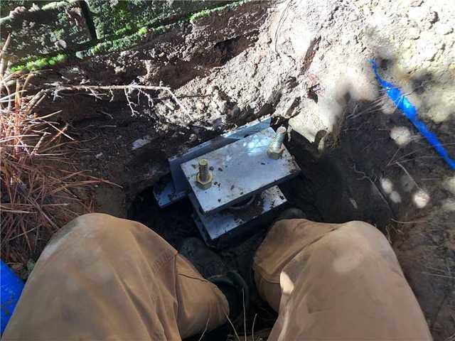 Bracket Under Footer