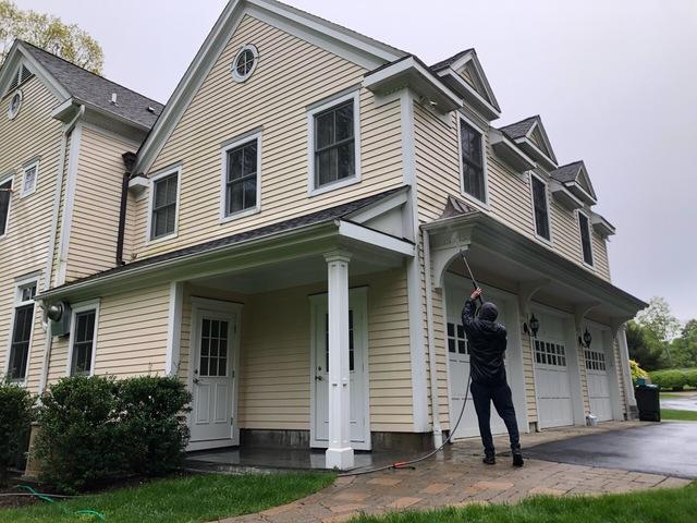 Pressure Washing in Darien