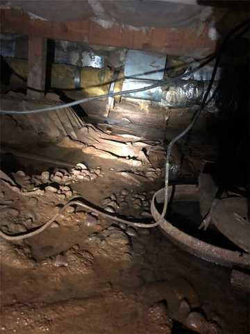 Water and mud in the crawlspace