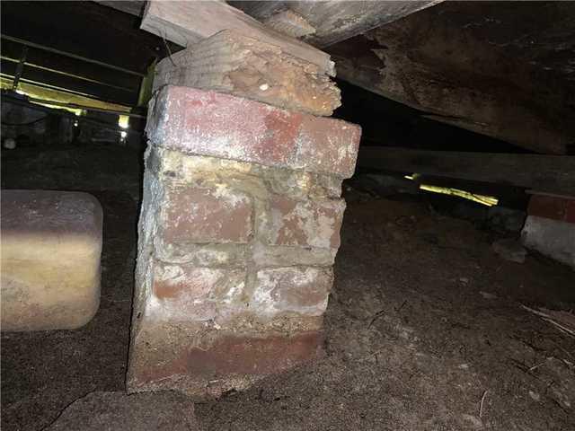 Crawl Space Moisture Problem