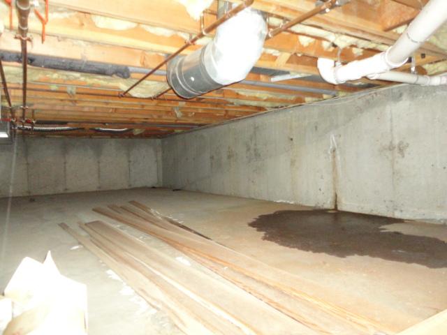 Wet Crawlspace in Old Greenwich, CT